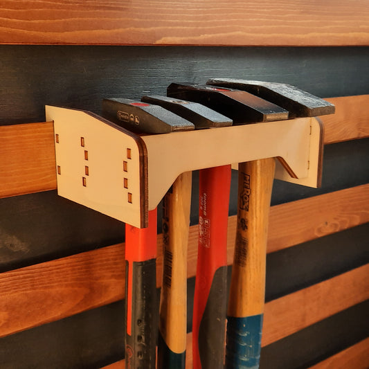 Hammerhalter aus Holz für mehrere Hammer – Werkzeugwand